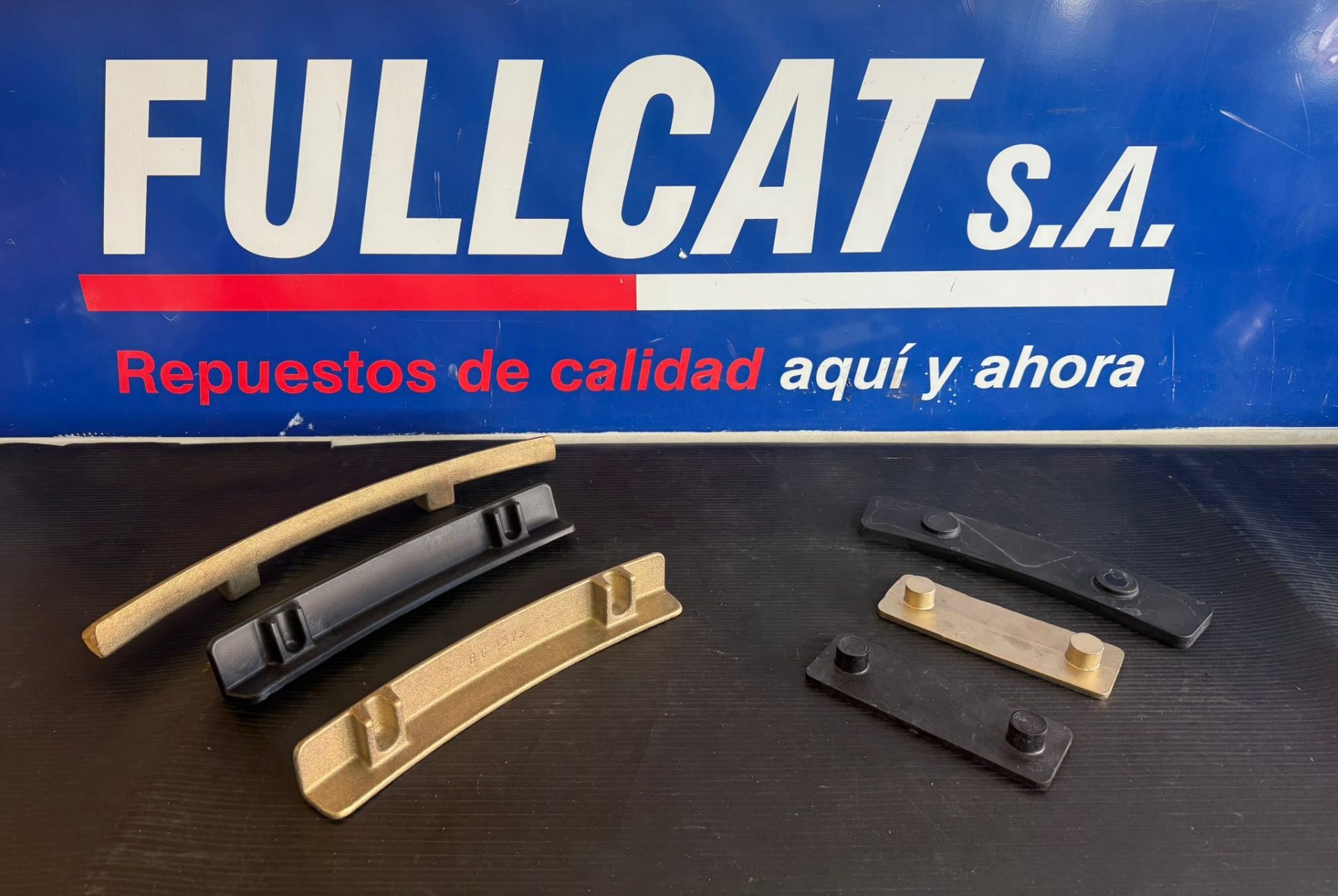Repuesto Caterpillar 1289656 / 1289654 / 6G4525 / 6G4524 / 5T2925 / 3026338 - Bronces y Plásticos de Círculo | Para todas las motoniveladoras CAT