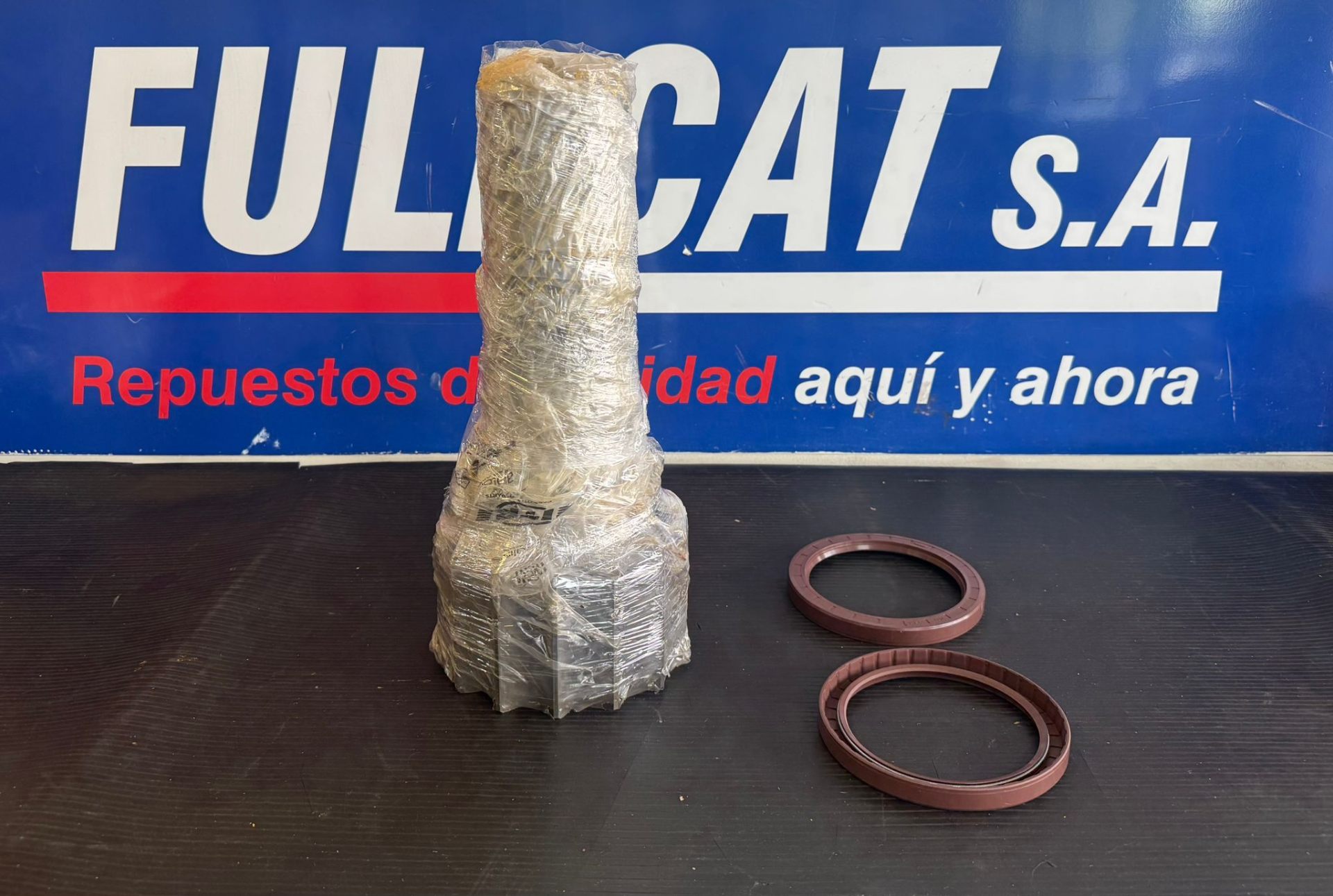 Repuesto Caterpillar 1484636 / 1994561 - 320 C, D | Eje con Piñón