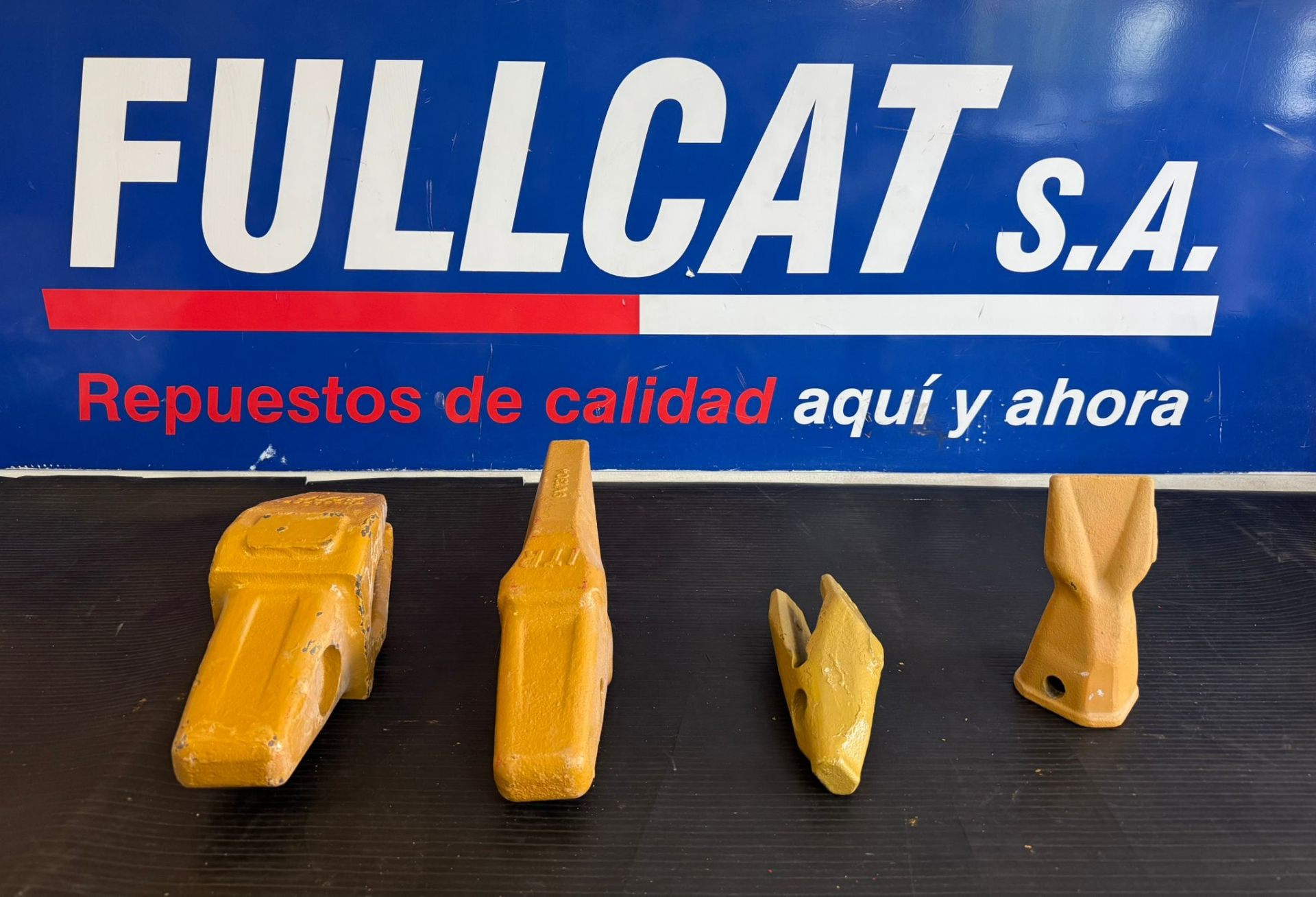 Repuesto Caterpillar 2085235 / 9W1304 / 2011234 / 3G8354 - 420 219 225 | Púas