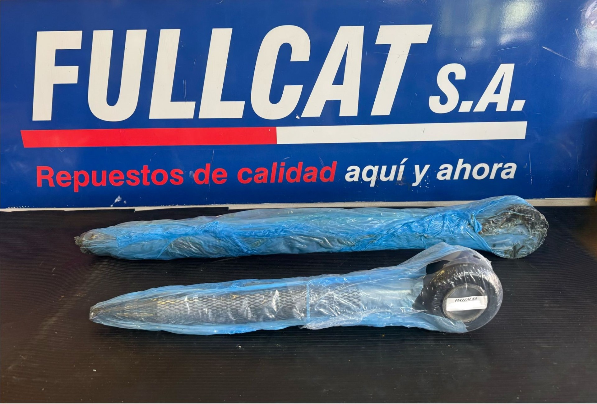 Repuesto Caterpillar 2332631 / 2332576 - 416 420 428 432 D, E | Vástago de Giro / de Estabilizador