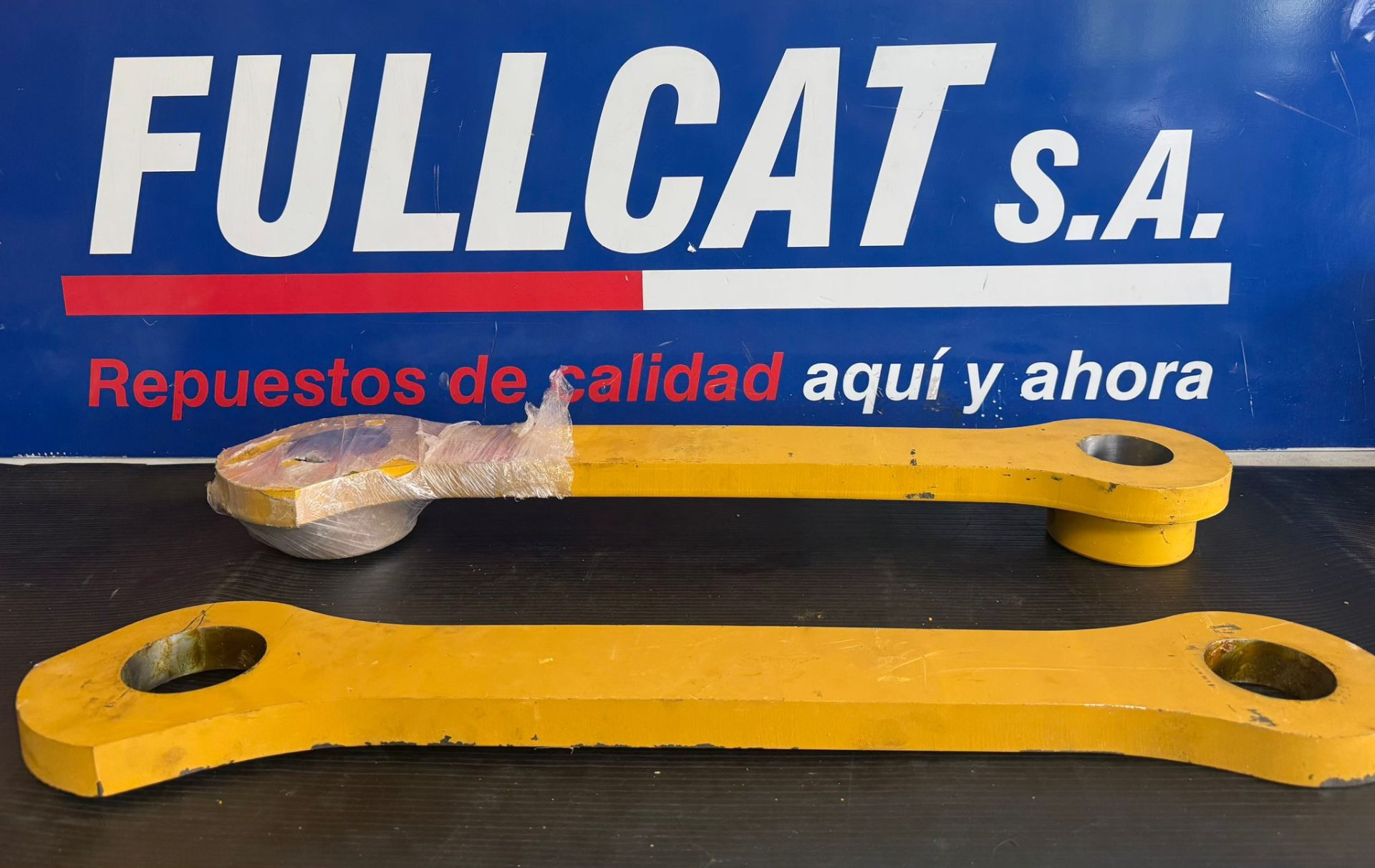 Repuesto Caterpillar 2444255 / 2444254 - 320 D, E | Bieleta