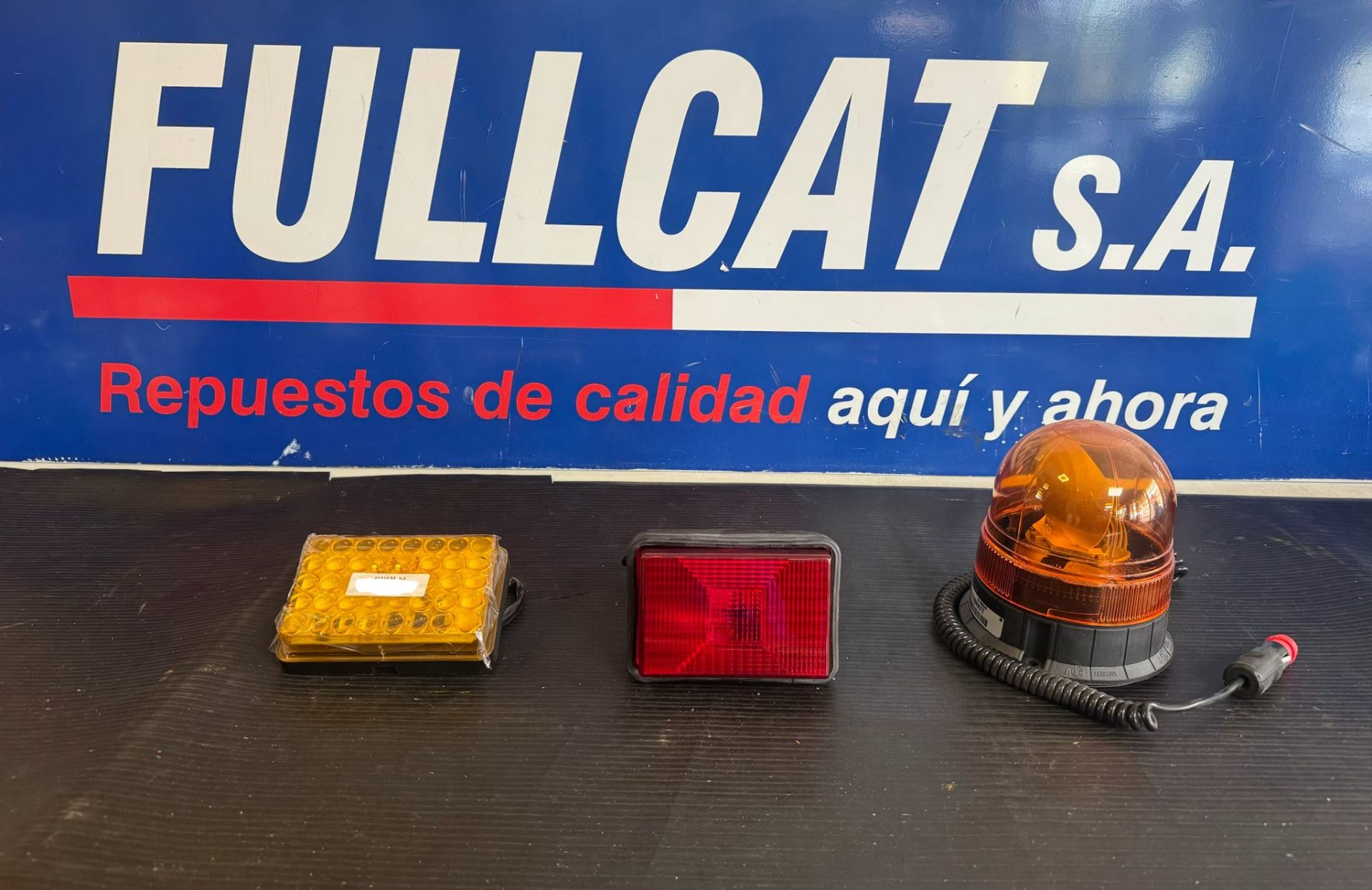 Repuesto Caterpillar Faroles y Baliza - Faroles y Baliza