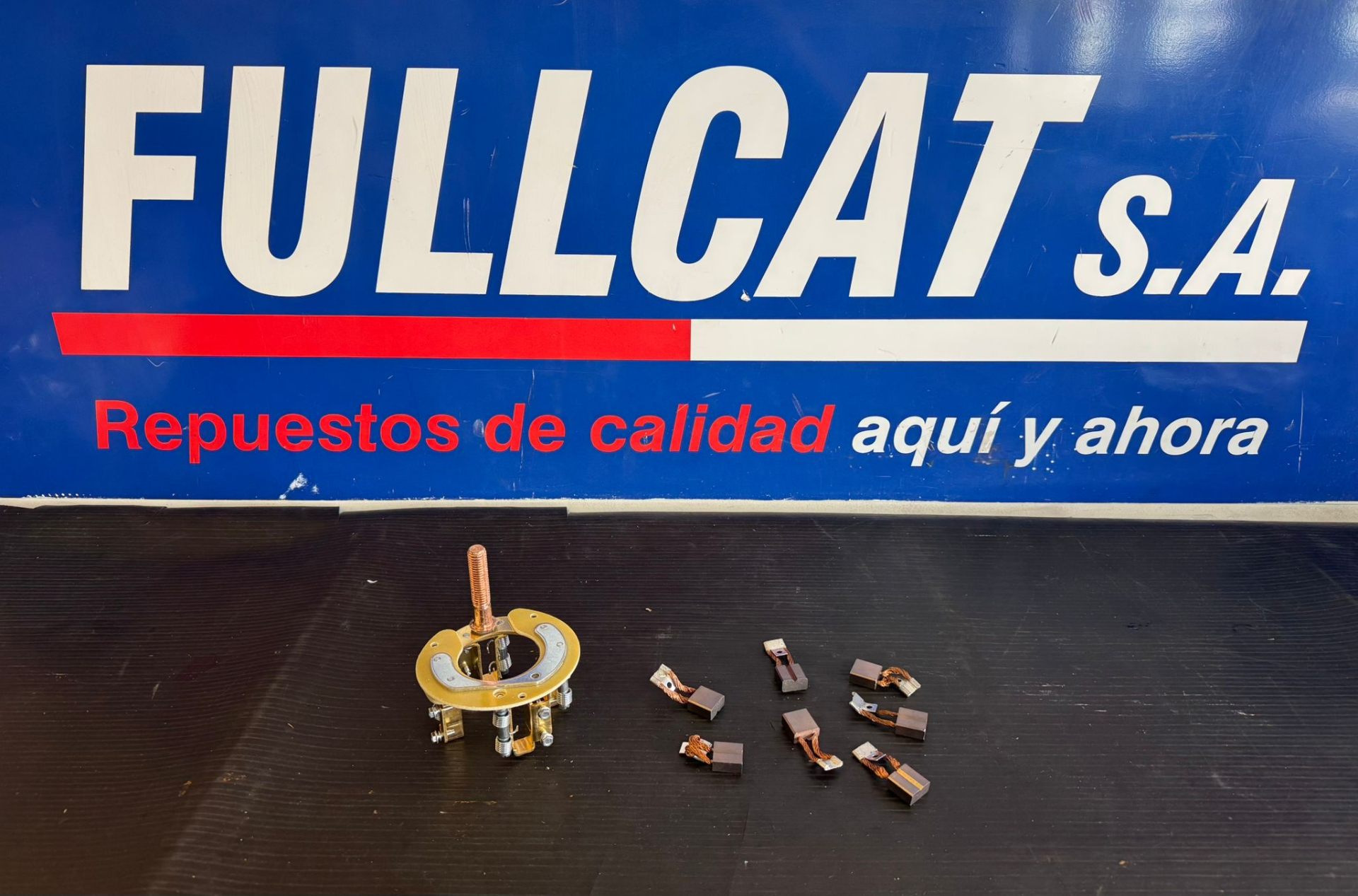 Repuesto Caterpillar 4M1845 / 4M1846 - 3304 3208 D330 | Porta Carbones de Arranque